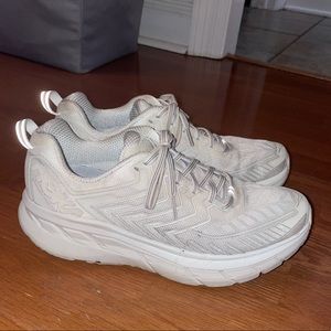 Hokas one one Clifton 7